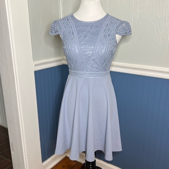 City Studio Dresses & Skirts - City Studio blue embroidered floral cap sleeve dress C9-24